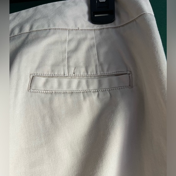 Willi Smith Khaki Capri Pants. Size 10. - Picture 4 of 10